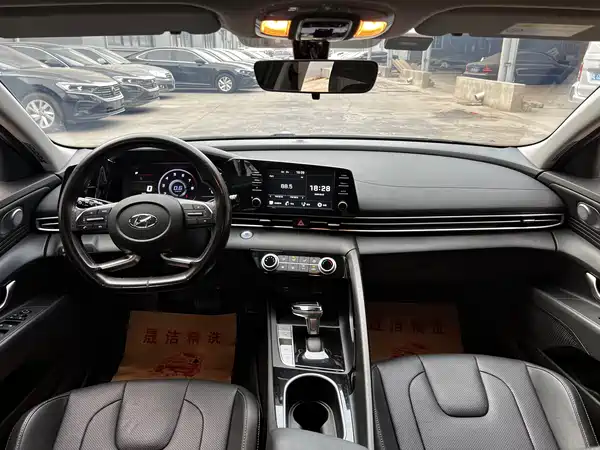 Hyundai Elantra 2021