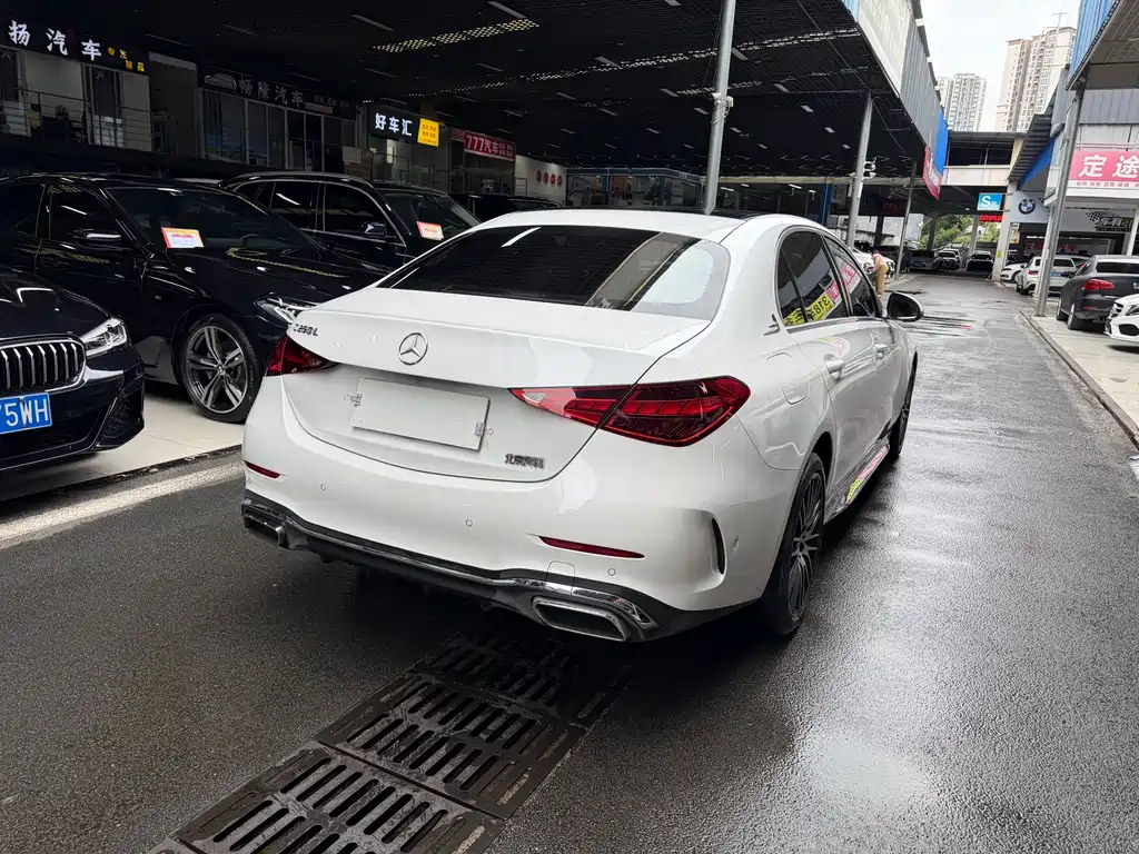 Mercedes-Benz C-Class 2024