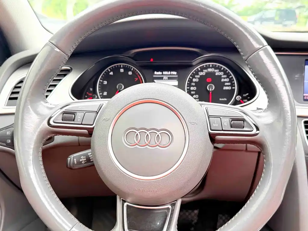 Audi A4L 2015 — фото 17