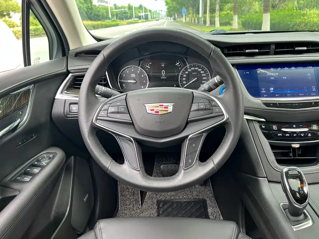 Cadillac XT5 2019 — фото 13