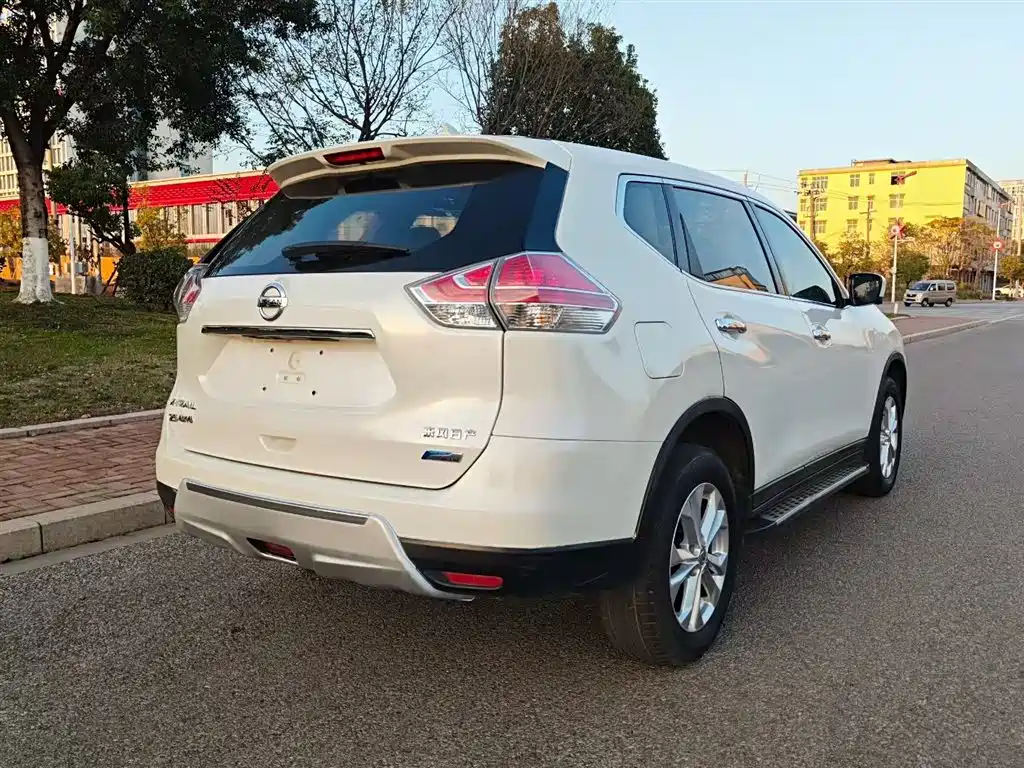 Nissan X-Trail 2015 — фото 7