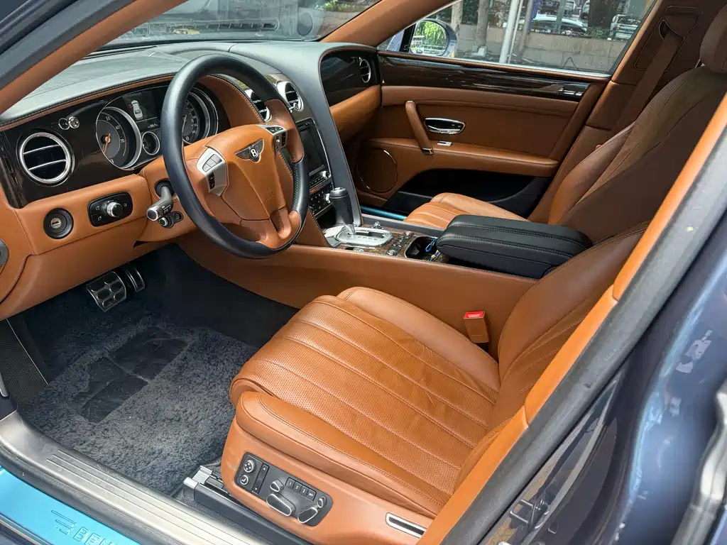 Bentley Flying Spur 2014 — фото 4