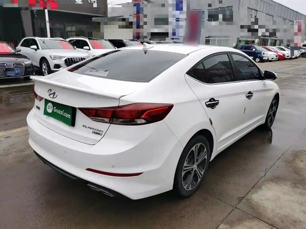 Hyundai Elantra 2018 — фото 7