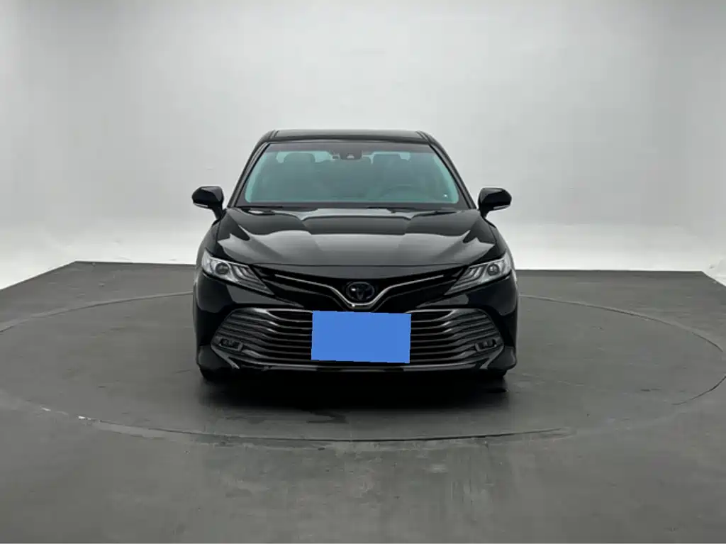 Toyota Camry 2020 — фото 2