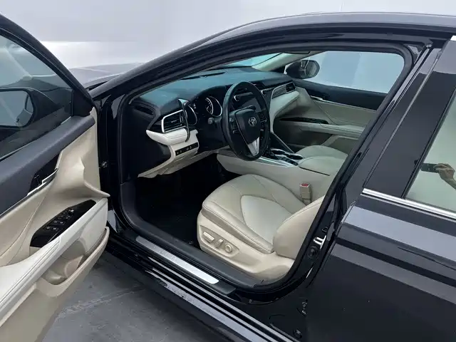 Toyota Camry 2020 — фото 12