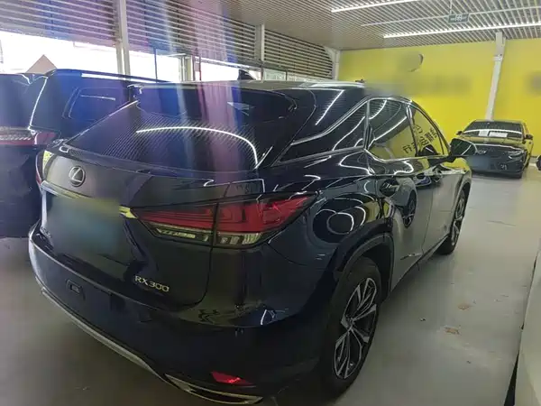 Lexus RX 2021