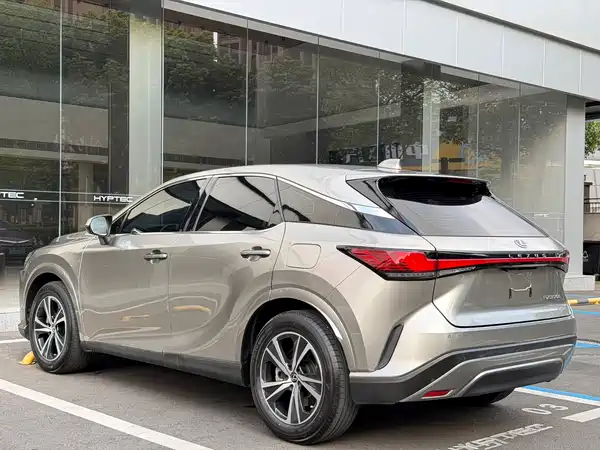 Lexus RX 2023