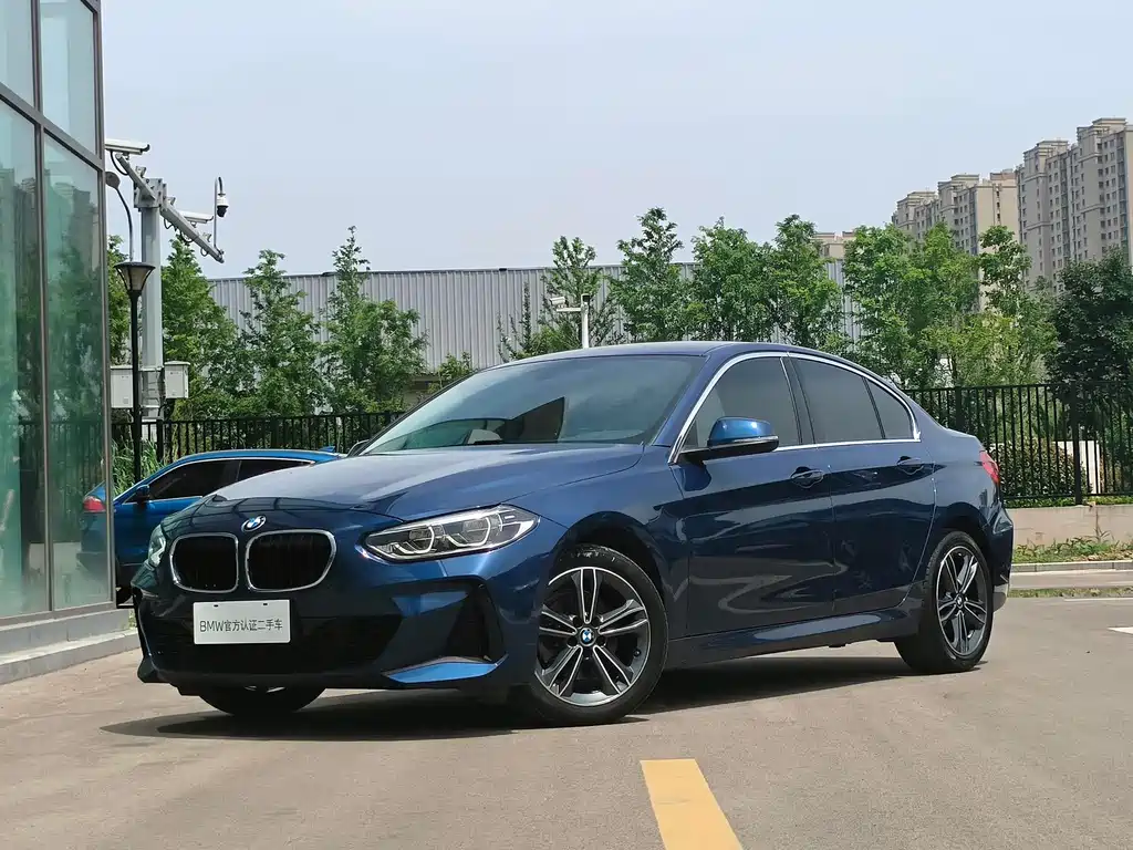 BMW 1 Series 2021 — фото 10