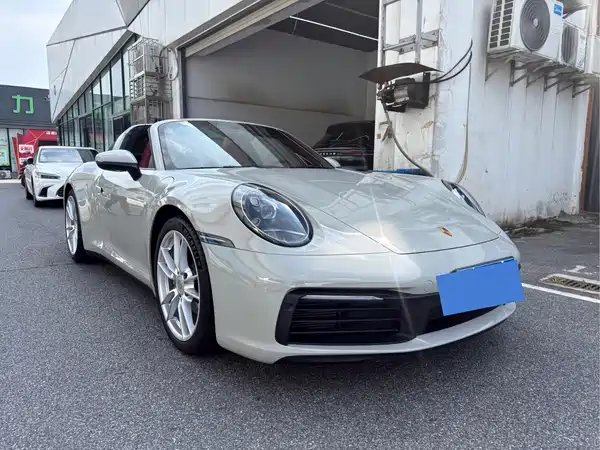 Porsche 911 2023