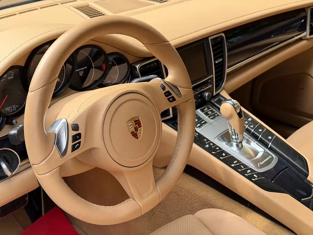 Porsche Panamera 2015 — фото 29