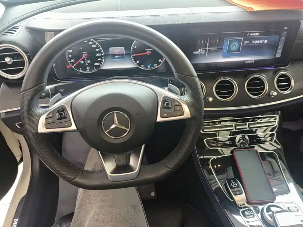 Mercedes-Benz E-Class 2017 — фото 10