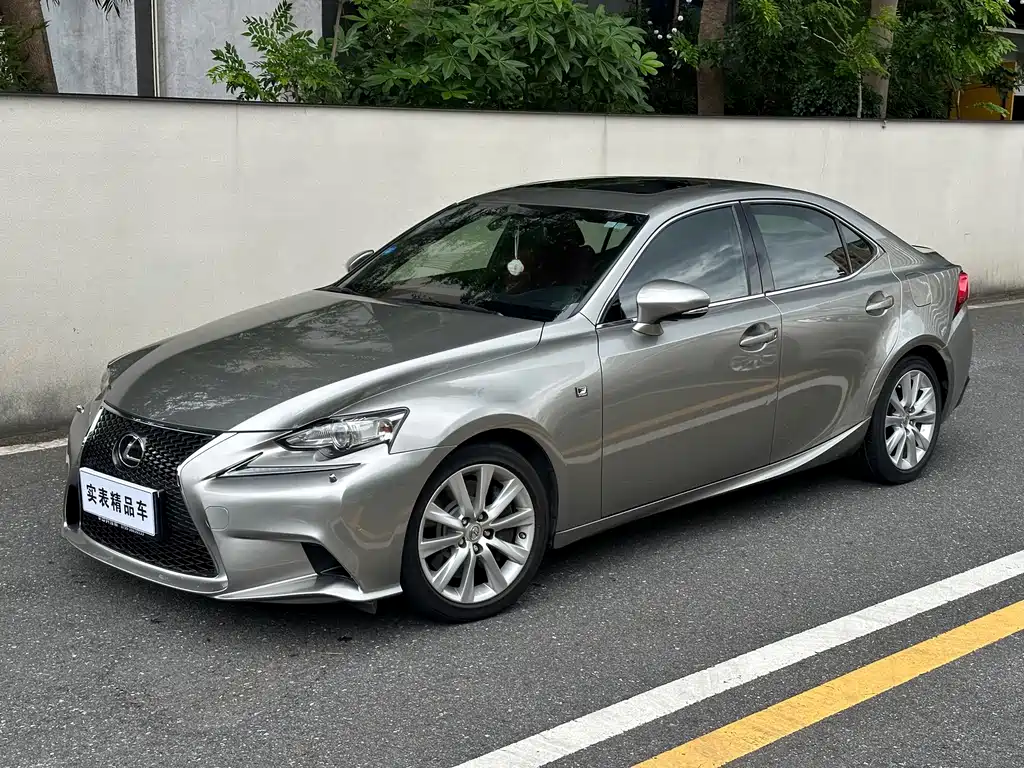 Lexus IS 2016