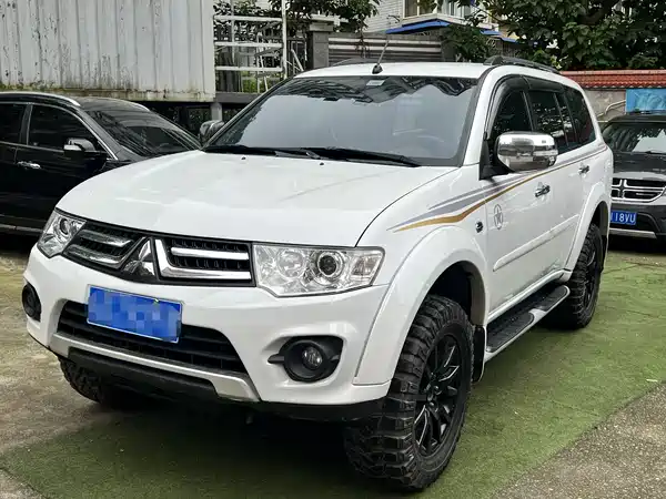 Mitsubishi Pajero Jinchang 2015