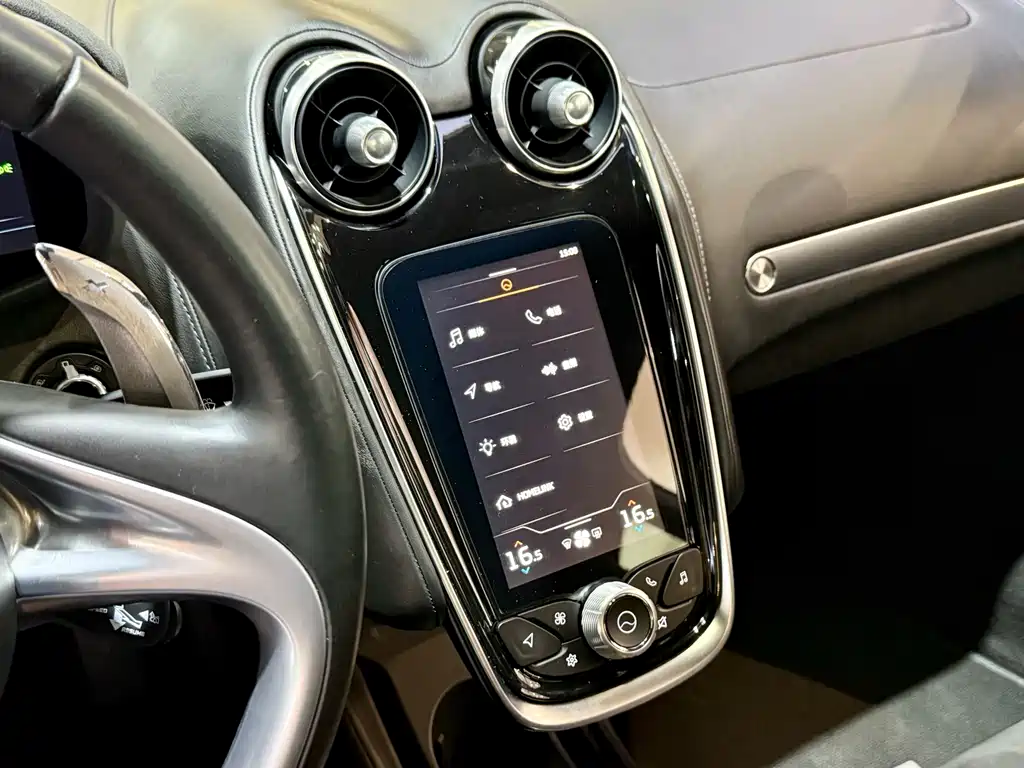 McLaren GT 2021 — фото 17