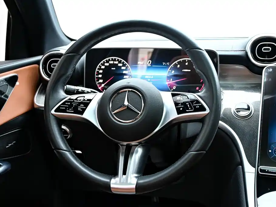 Mercedes-Benz GLC 2023 — фото 19
