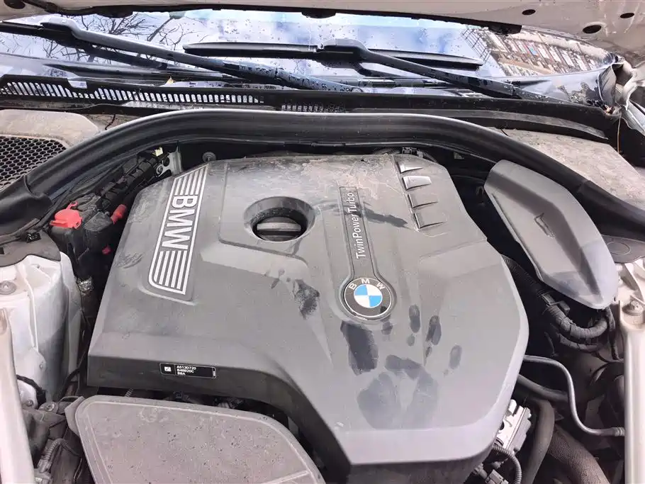 BMW 5 Series 2019 — фото 10