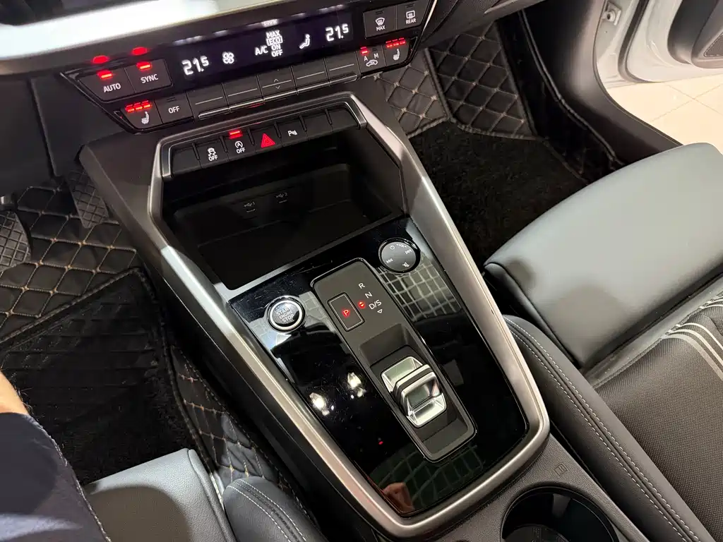 Audi A3 2022 — фото 15