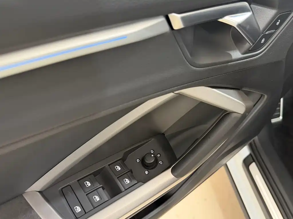 Audi Q3 2023 — фото 19
