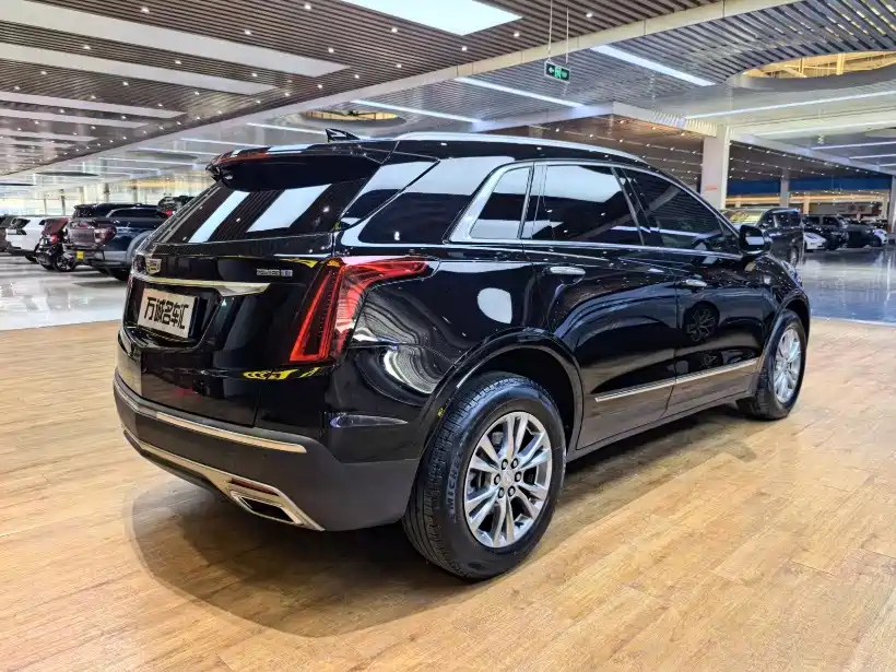 Cadillac XT5 2023 — фото 25