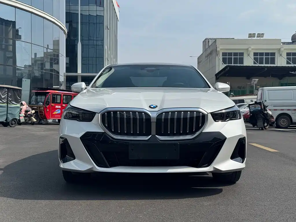 BMW 5 Series 2025