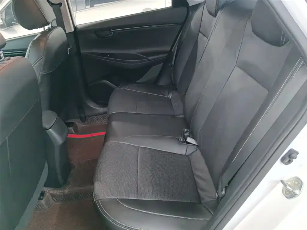 Hyundai Elantra 2019 — фото 17