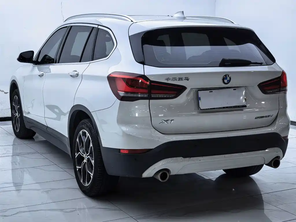 BMW X1 2022 — фото 9