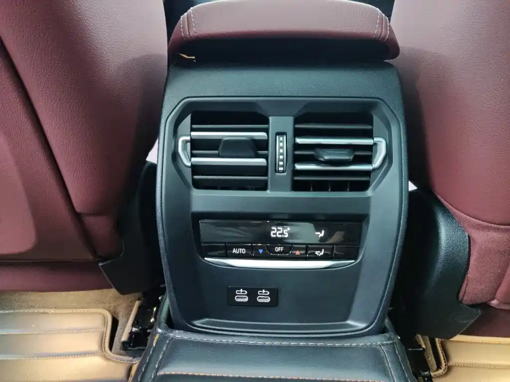 BMW 3 Series 2023 — фото 14