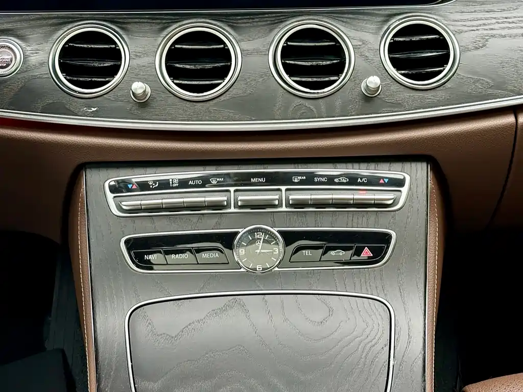 Mercedes-Benz E-Class 2019 — фото 14