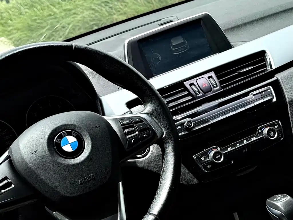 BMW X1 2016 — фото 9
