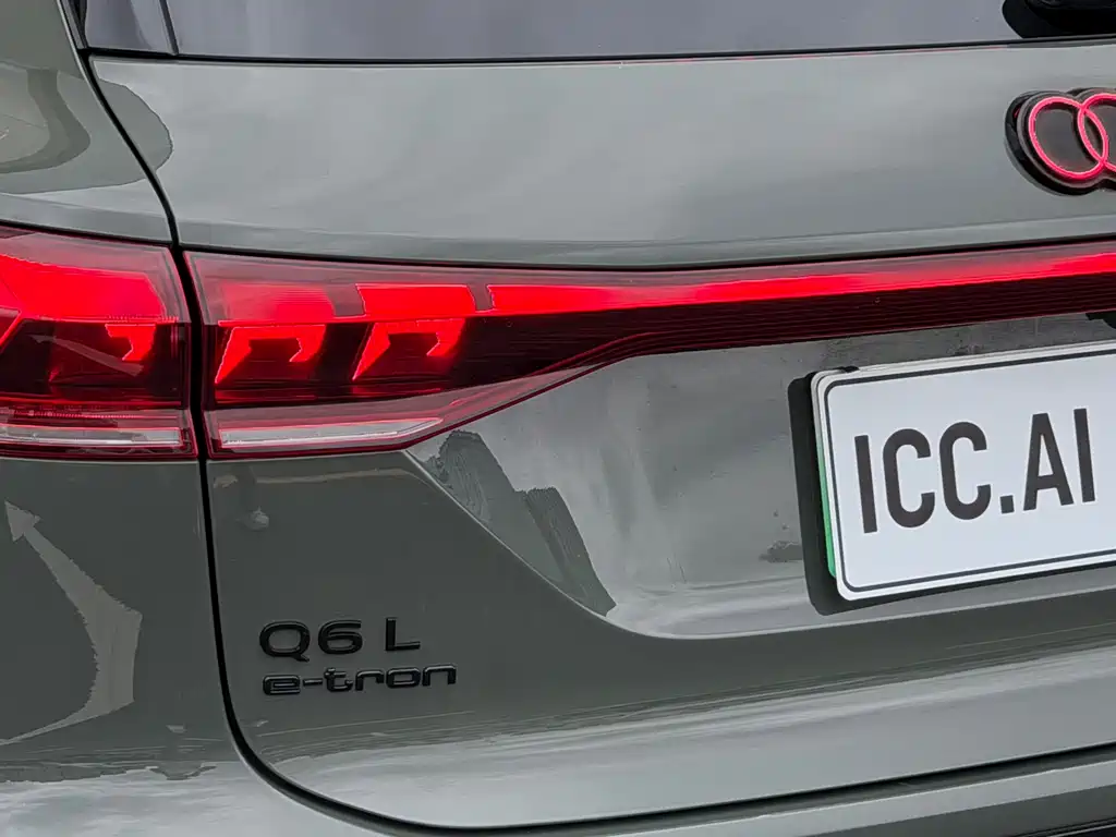 Audi Q6L e-tron 2025 — фото 15