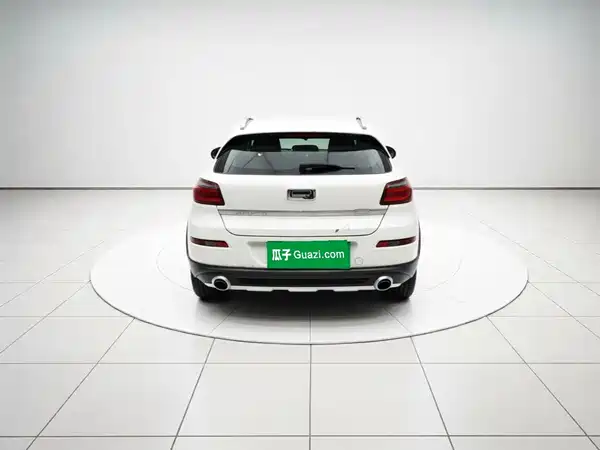 Qoros 3 2015