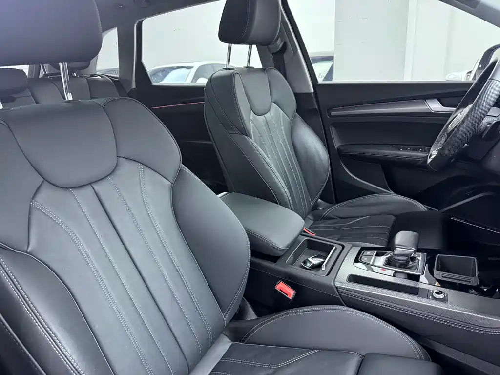 Audi Q5L 2022 — фото 17