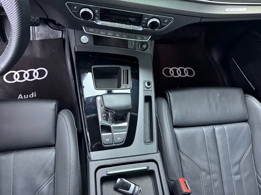 Audi Q5L 2022 — фото 9