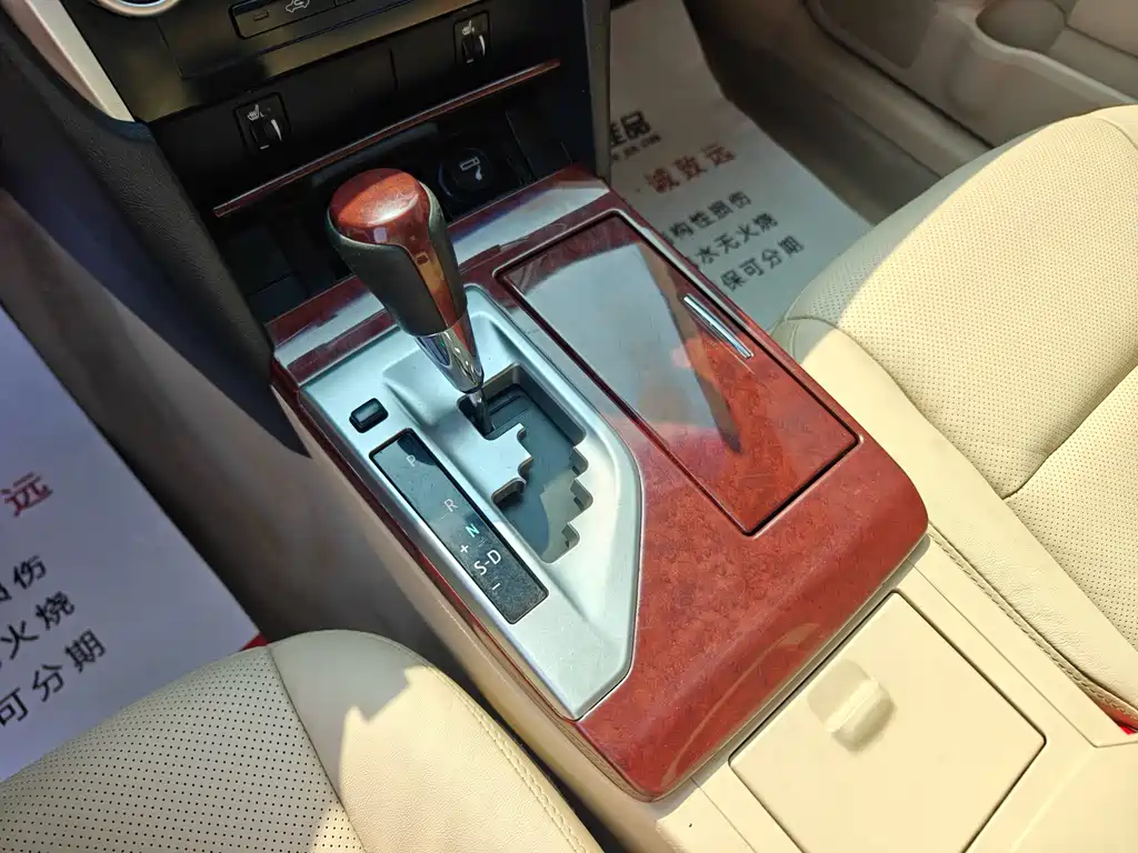 Toyota Camry 2014 — фото 16