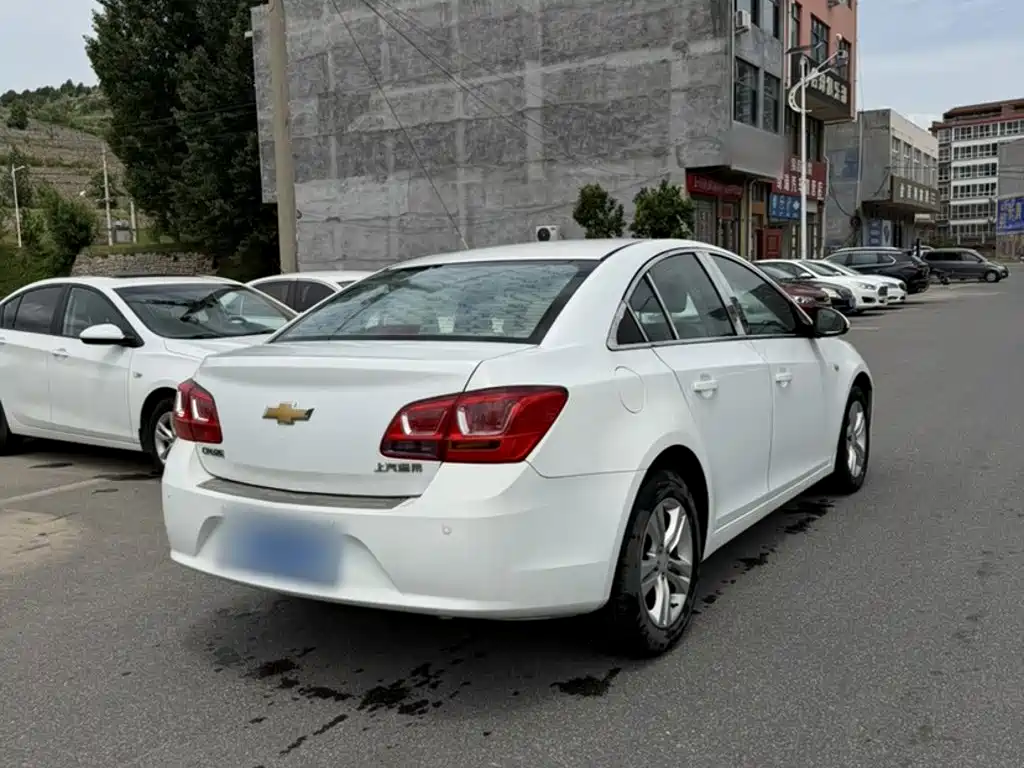 Chevrolet Cruze 2017 — фото 12