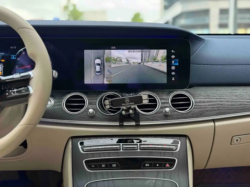 Mercedes-Benz E-Class 2021 — фото 12
