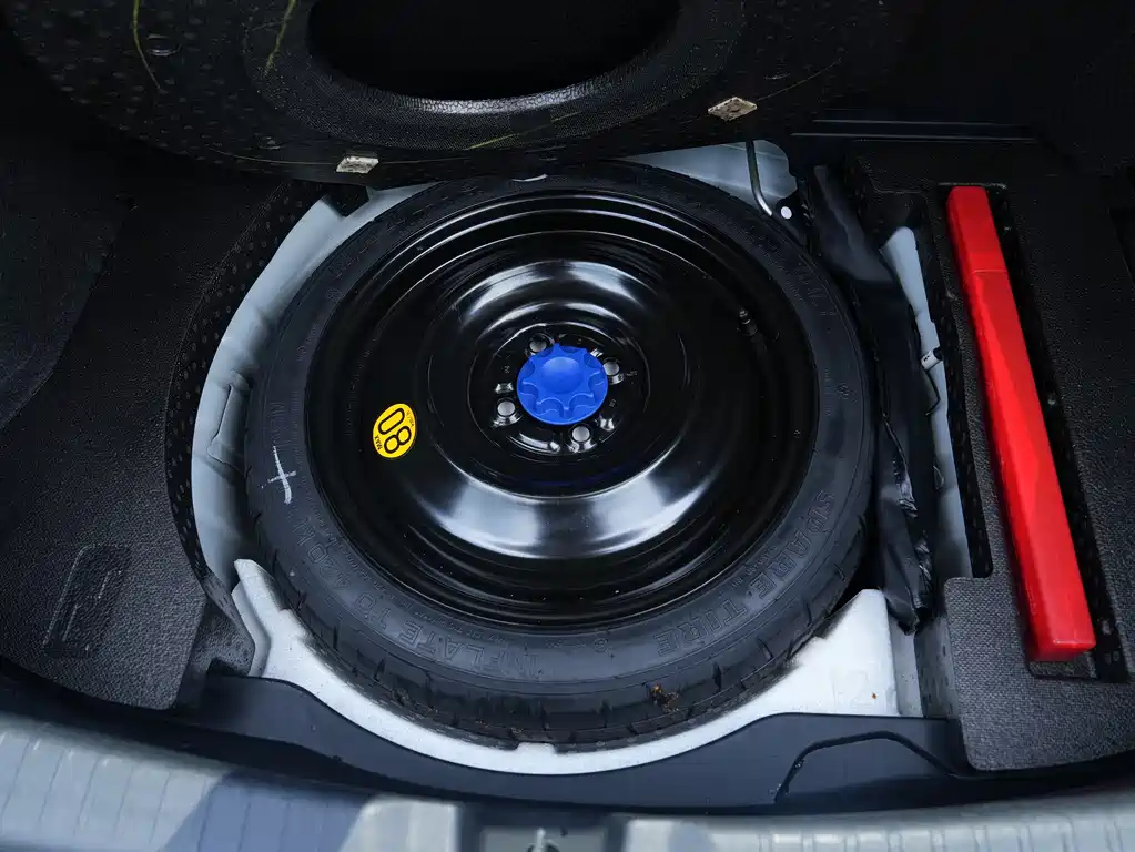 Toyota Yaris L 2022 — фото 19