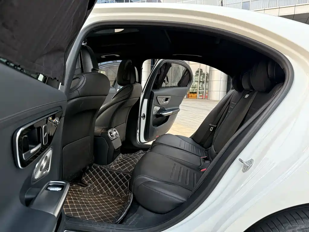 Mercedes-Benz C-Class 2022 — фото 5