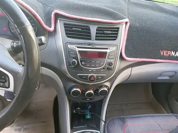Hyundai Accent 2014