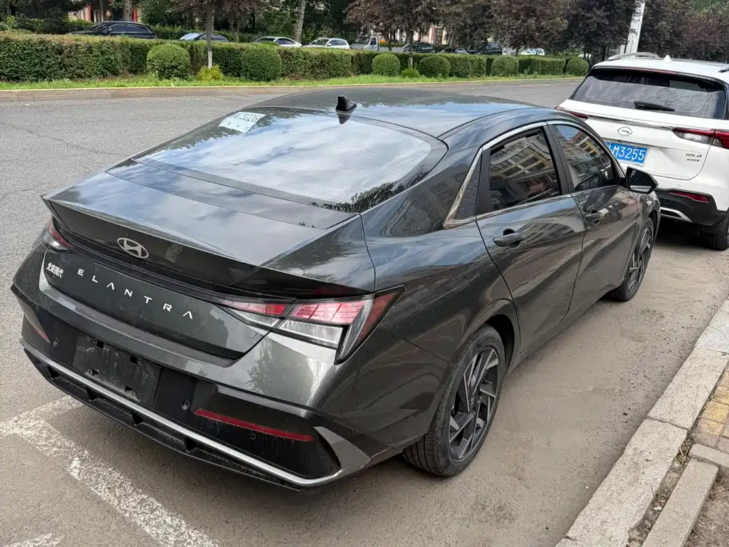 Hyundai Elantra 2024