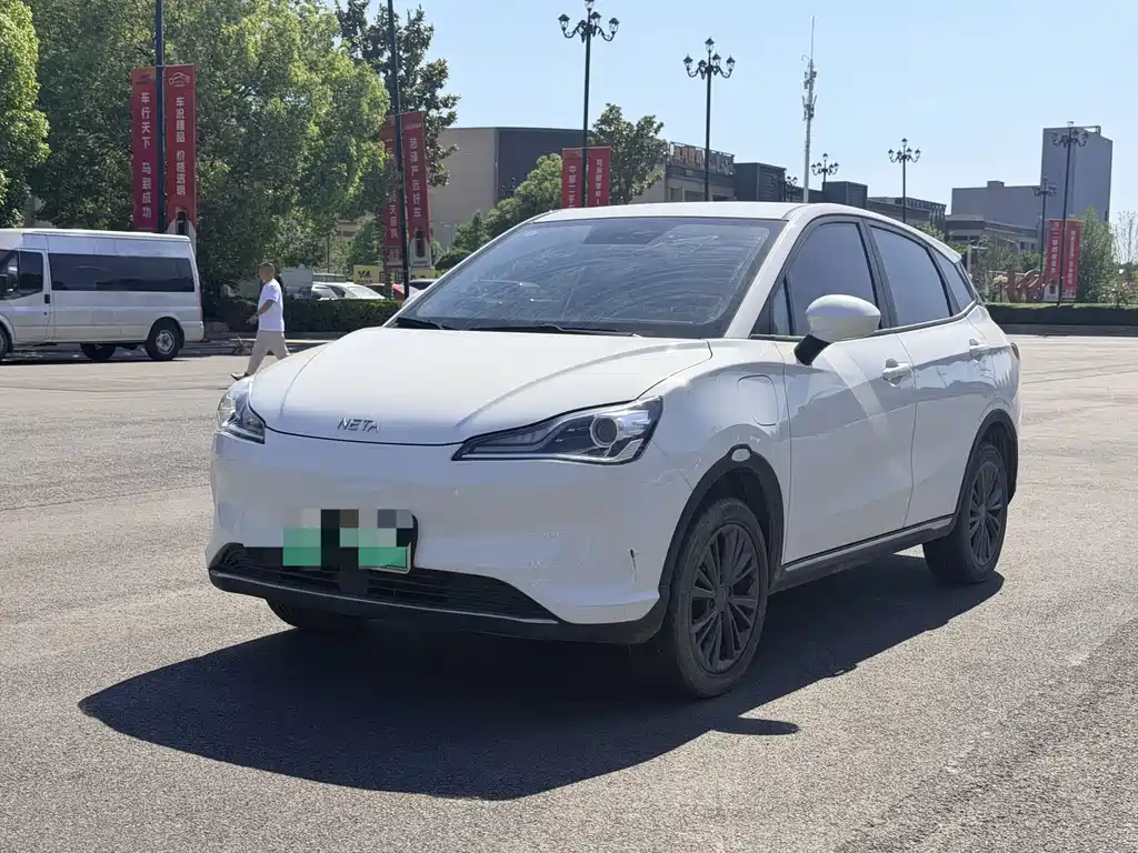 Neta V 2022