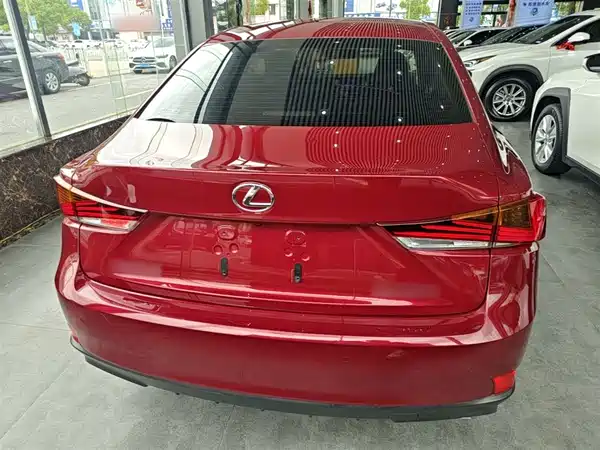 Lexus IS 2017