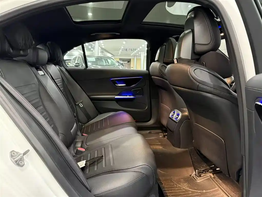 Mercedes-Benz C-Class 2023 — фото 13