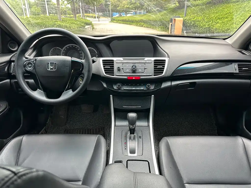 Honda Accord 2018 — фото 6