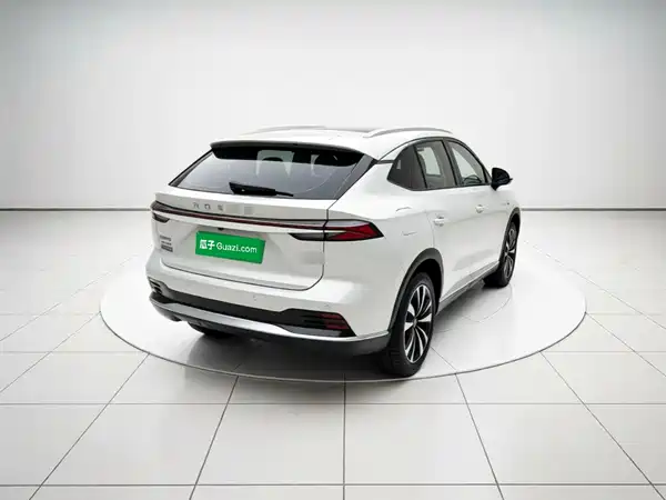 Roewe D5X DMH 2025