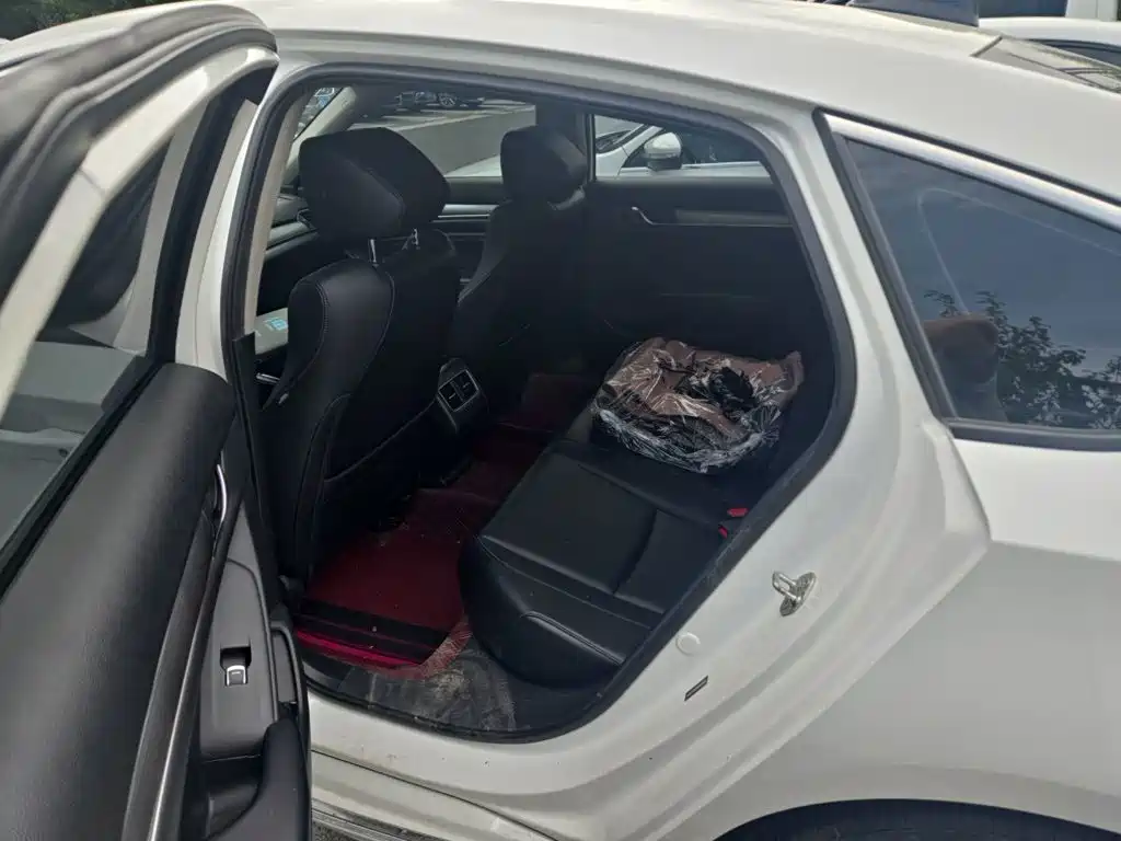 Honda Accord 2018 — фото 18