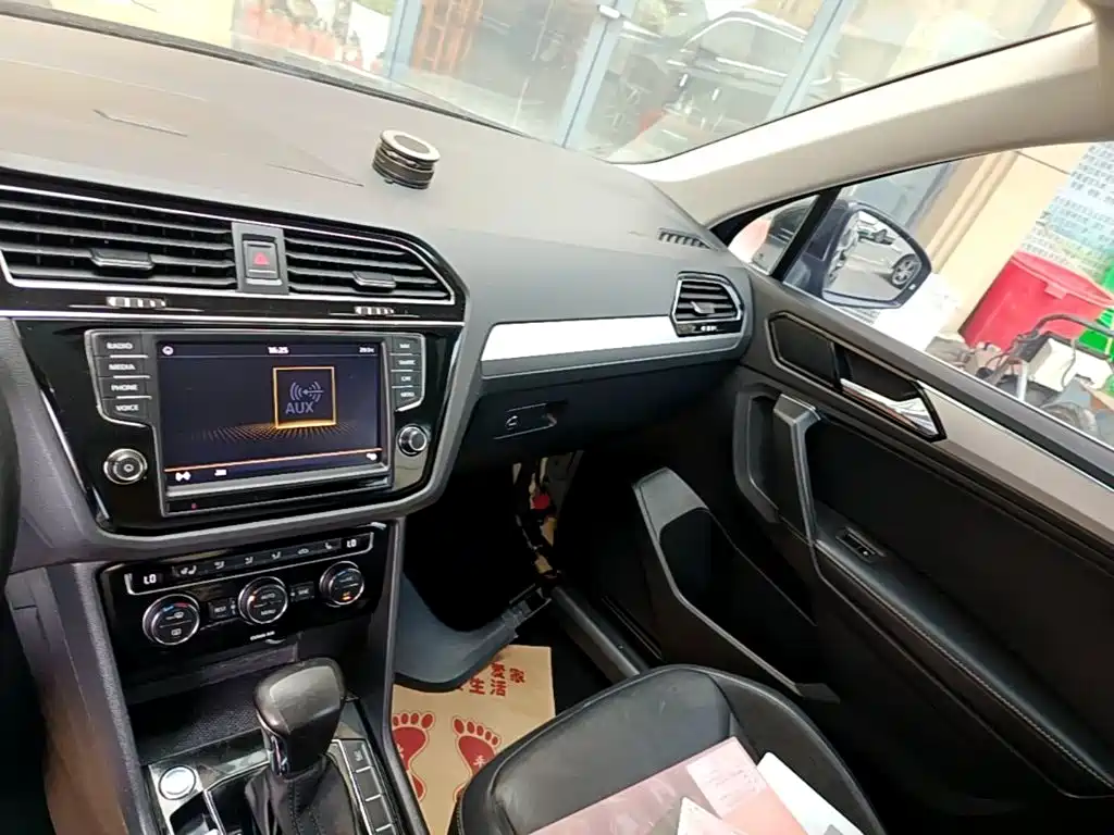 Volkswagen Tiguan L 2018 — фото 13
