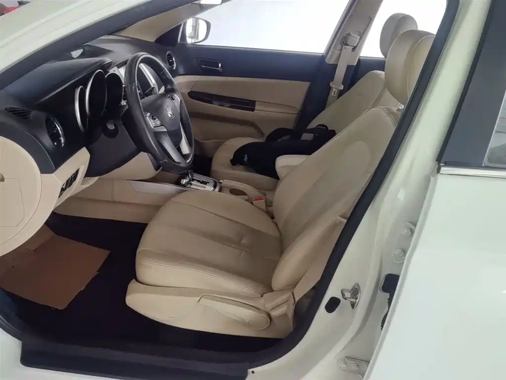 Changan Eado 2015 — фото 15