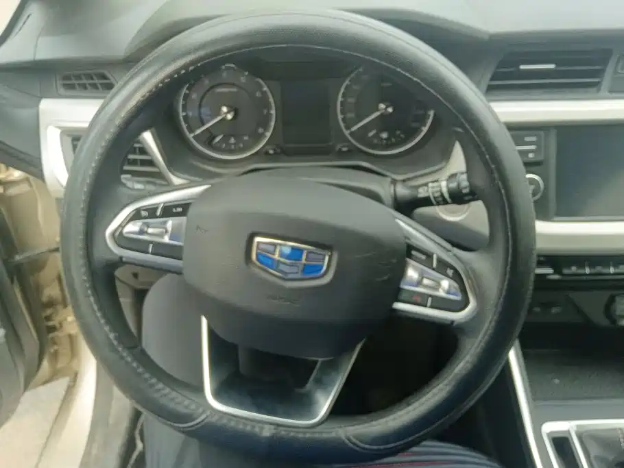 Geely Vision X3 2020 — фото 15