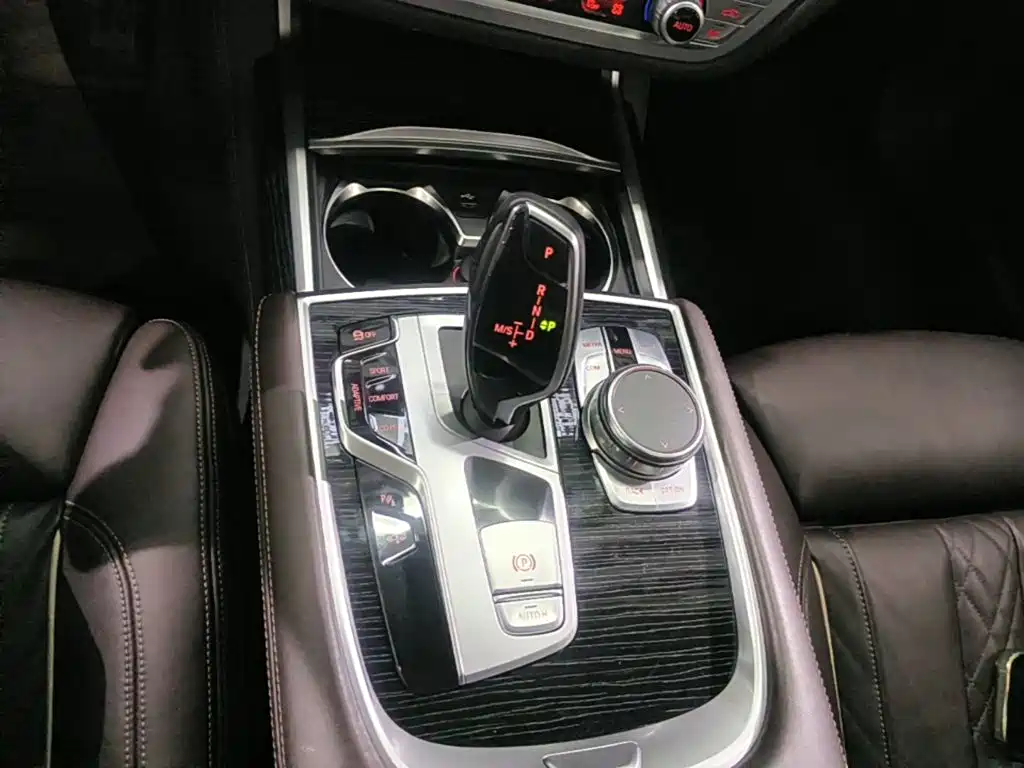 BMW 7 Series 2020 — фото 14